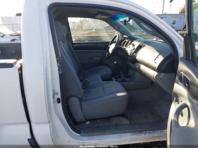 Toyota Tacoma Image 4