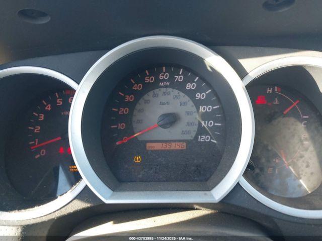 Toyota Tacoma Image 3