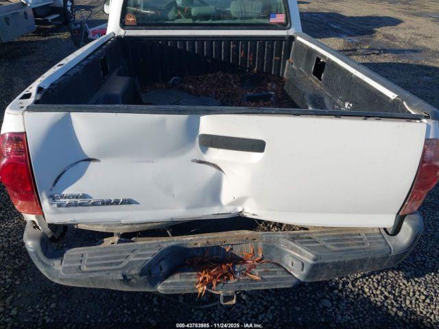 Toyota Tacoma Image 14