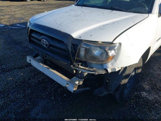 Toyota Tacoma Image 15