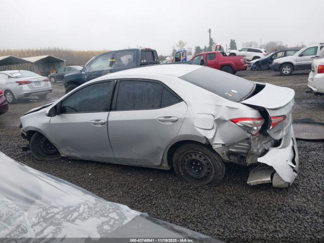 Toyota Corolla S Image 12