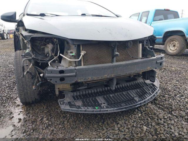 Toyota Corolla Le Image 3