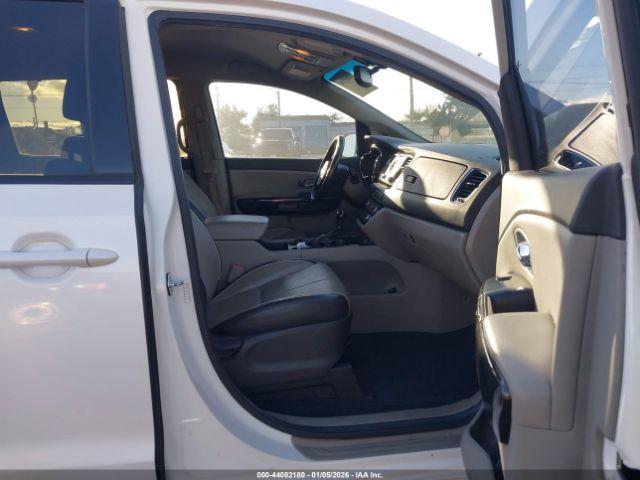 Kia Sedona Ex Image 2