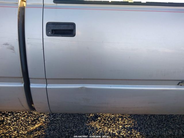 Chevrolet Gmt C2500 Image 6