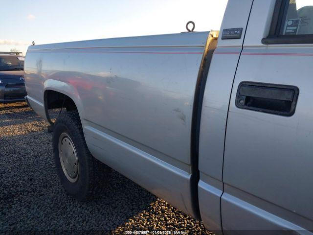 Chevrolet Gmt C2500 Image 10