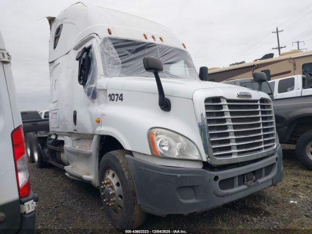  Salvage Freightliner Cascadia 125