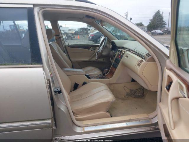 Mercedes-Benz E-Class Image 8