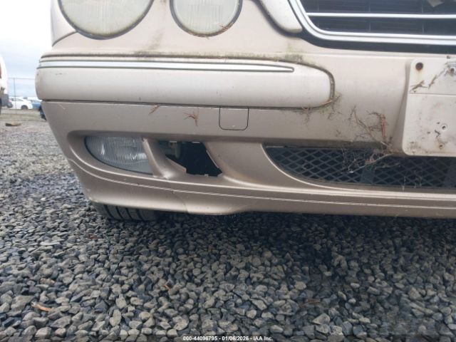 Mercedes-Benz E-Class Image 9