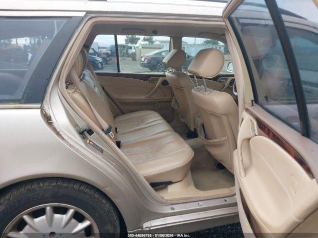 Mercedes-Benz E-Class Image 4