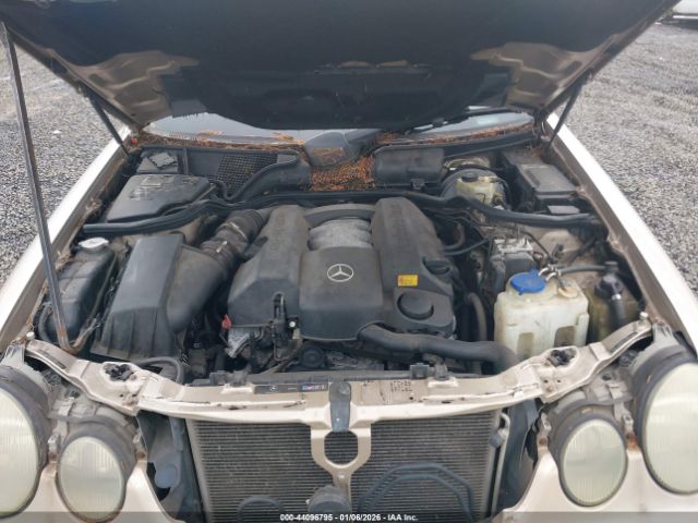 Mercedes-Benz E-Class Image 5