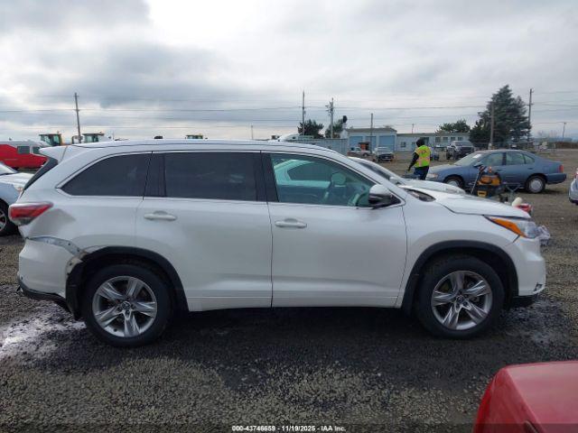 Toyota Highlander Limited V6 Image 3