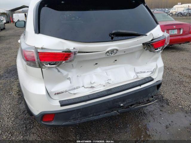 Toyota Highlander Limited V6 Image 16