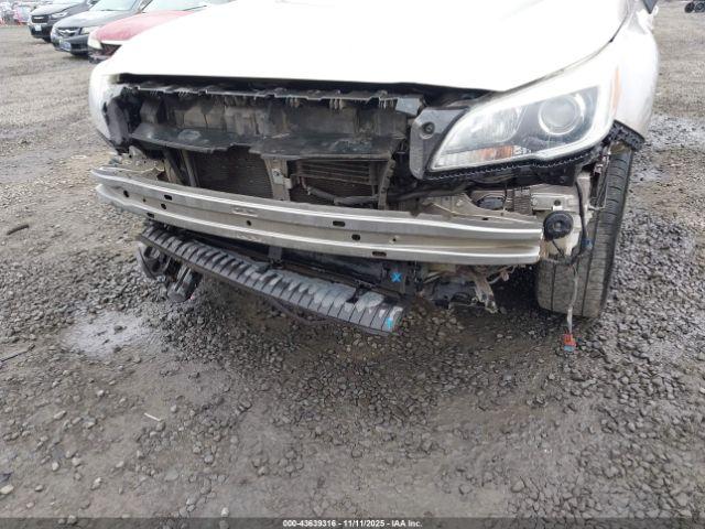 Subaru Outback 2.5i Limited Image 9