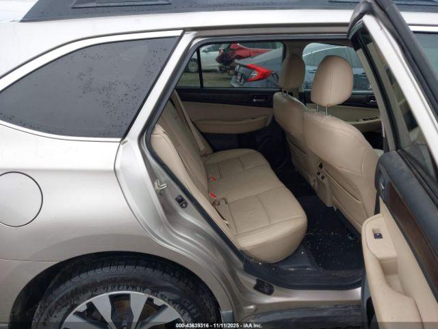 Subaru Outback 2.5i Limited Image 10