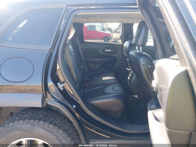 Jeep Cherokee Trailhawk 4x4 Image 6