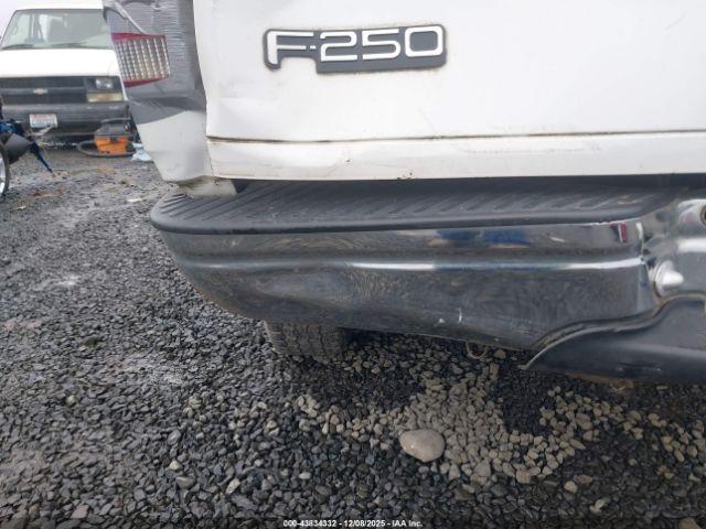 Ford F-250 Image 16