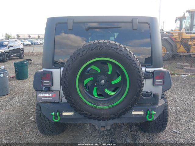 Jeep Wrangler Rubicon Image 11