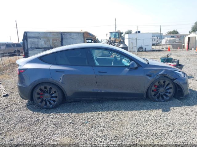Tesla Model Y Performance Dual Motor All-wheel Drive Image 9