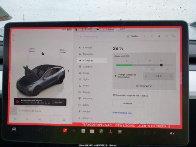 Tesla Model Y Performance Dual Motor All-wheel Drive Image 15