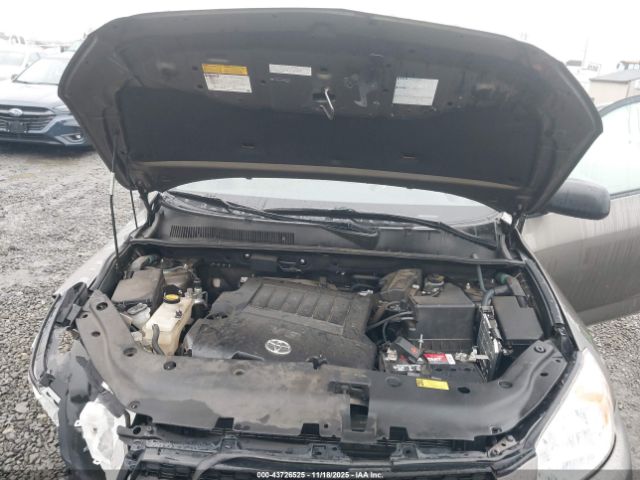 Toyota RAV4 Base V6 Image 14