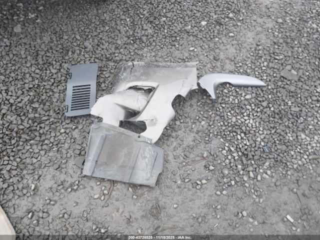 Toyota RAV4 Base V6 Image 4