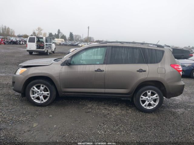 Toyota RAV4 Base V6 Image 3