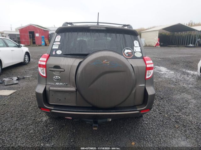 Toyota RAV4 Base V6 Image 17