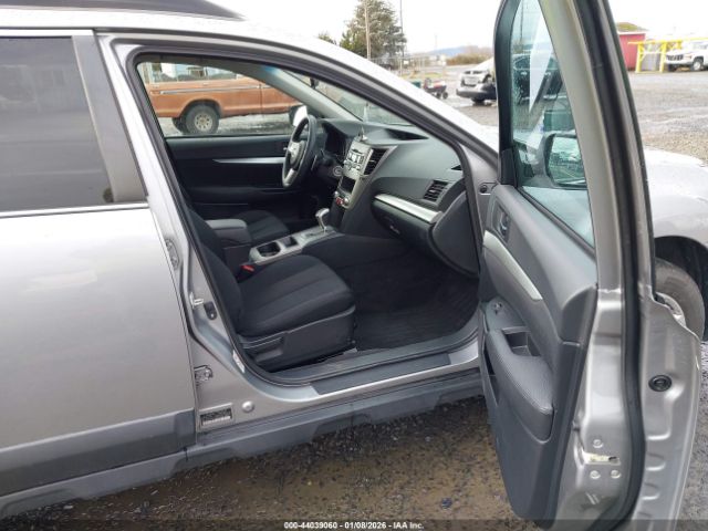 Subaru Outback 3.6r Image 6