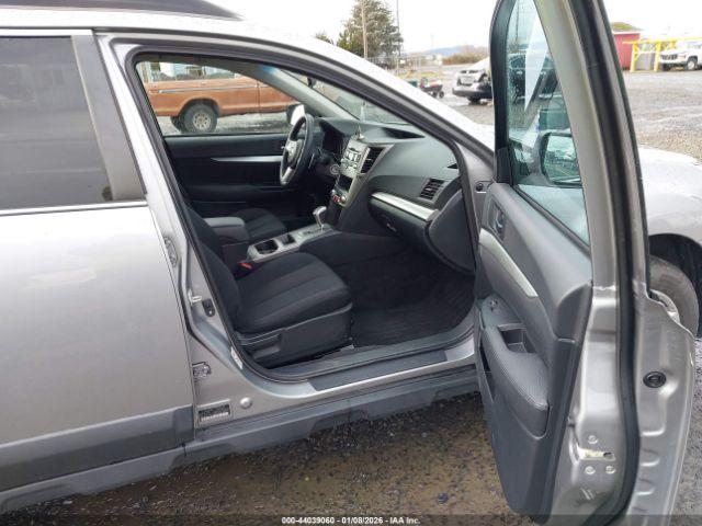 Subaru Outback 3.6r Image 6
