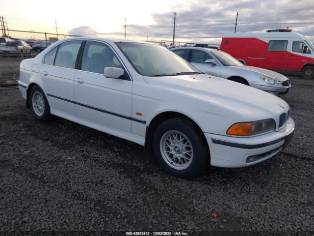 BMW 5 Series Image 1