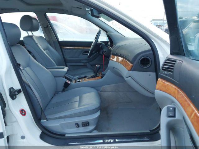 BMW 5 Series Image 10