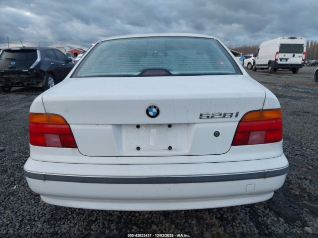 BMW 5 Series Image 5