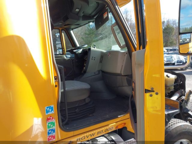 International Prostar Image 7