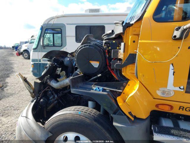 International Prostar Image 8